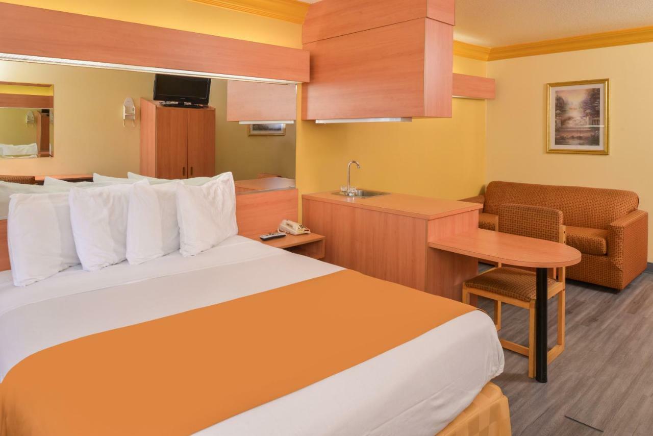 إنغليووود، لوس أنجليس، كاليفورنيا H3 Inn & Suites - Lax Airport - Los Angeles المظهر الخارجي الصورة