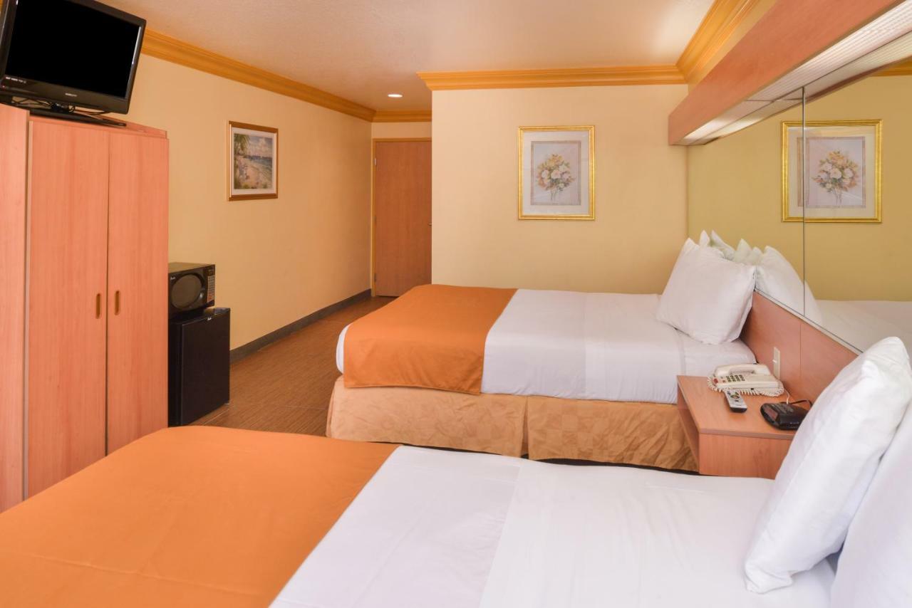 إنغليووود، لوس أنجليس، كاليفورنيا H3 Inn & Suites - Lax Airport - Los Angeles المظهر الخارجي الصورة