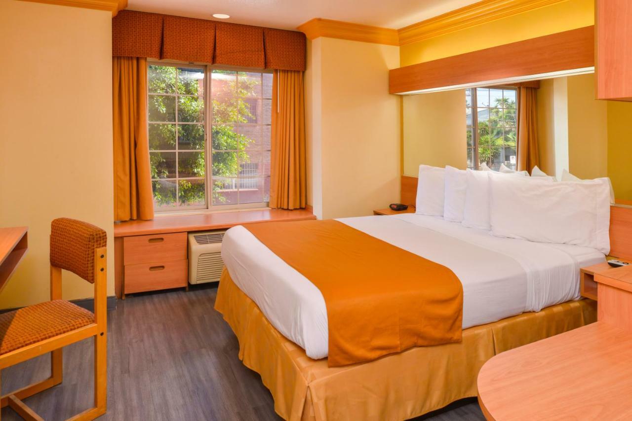 إنغليووود، لوس أنجليس، كاليفورنيا H3 Inn & Suites - Lax Airport - Los Angeles المظهر الخارجي الصورة